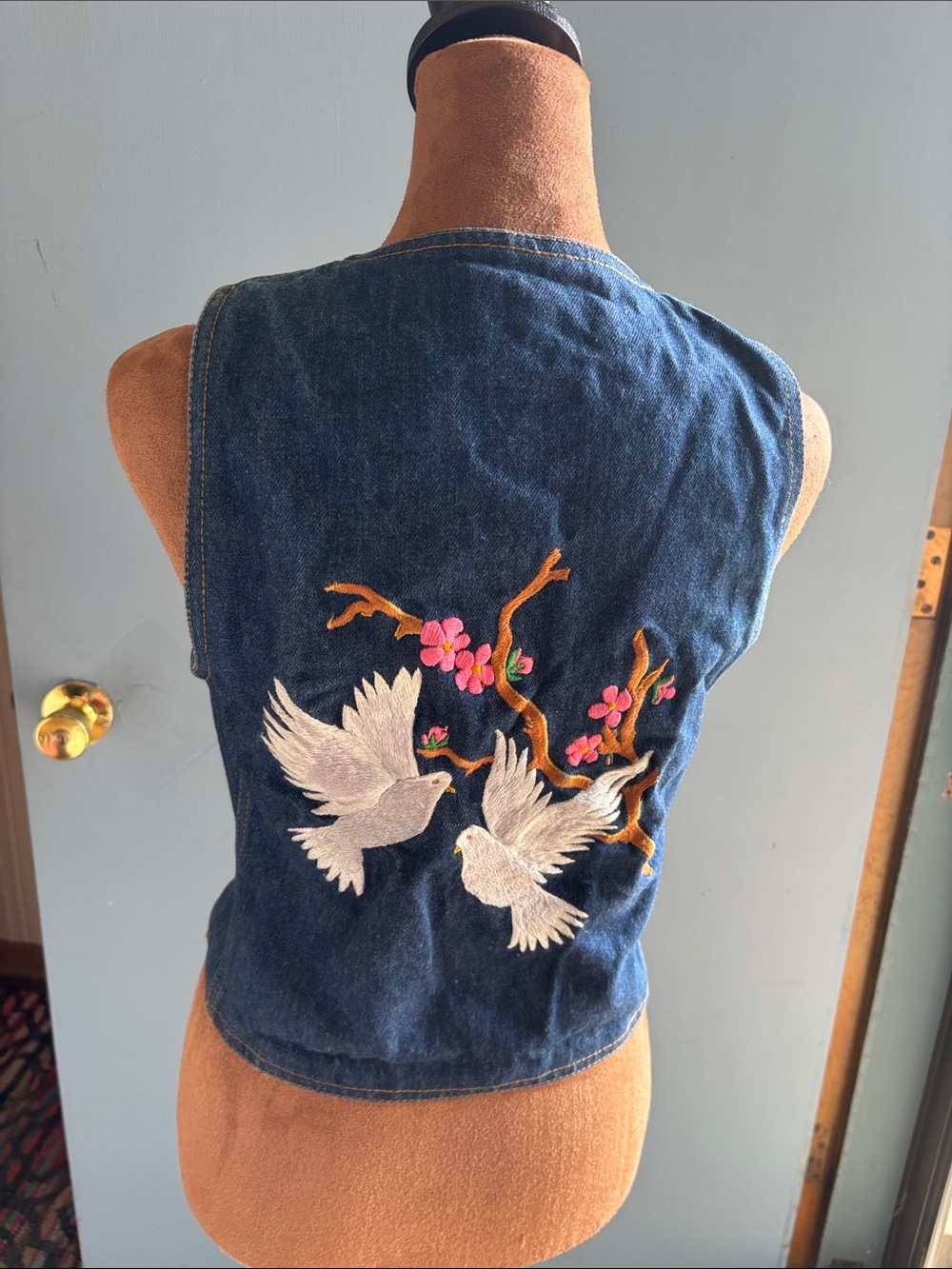 Vintage 70s Embroidered Denim Crop Vest with Dove & Blossom Motif - Blue